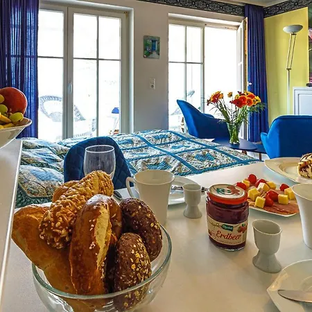 Seeschloss Direkt An Der Strandpro Apartment Binz